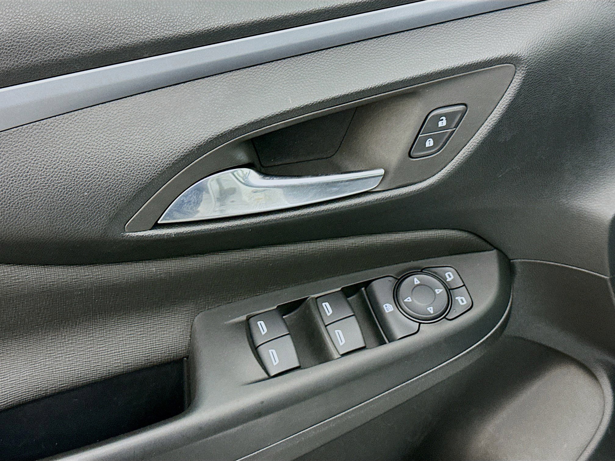 Used 2025 Buick Envista Preferred image 15