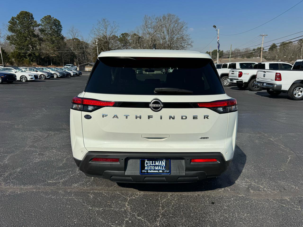 Used 2023 Nissan Pathfinder S AWD/4WD image 7