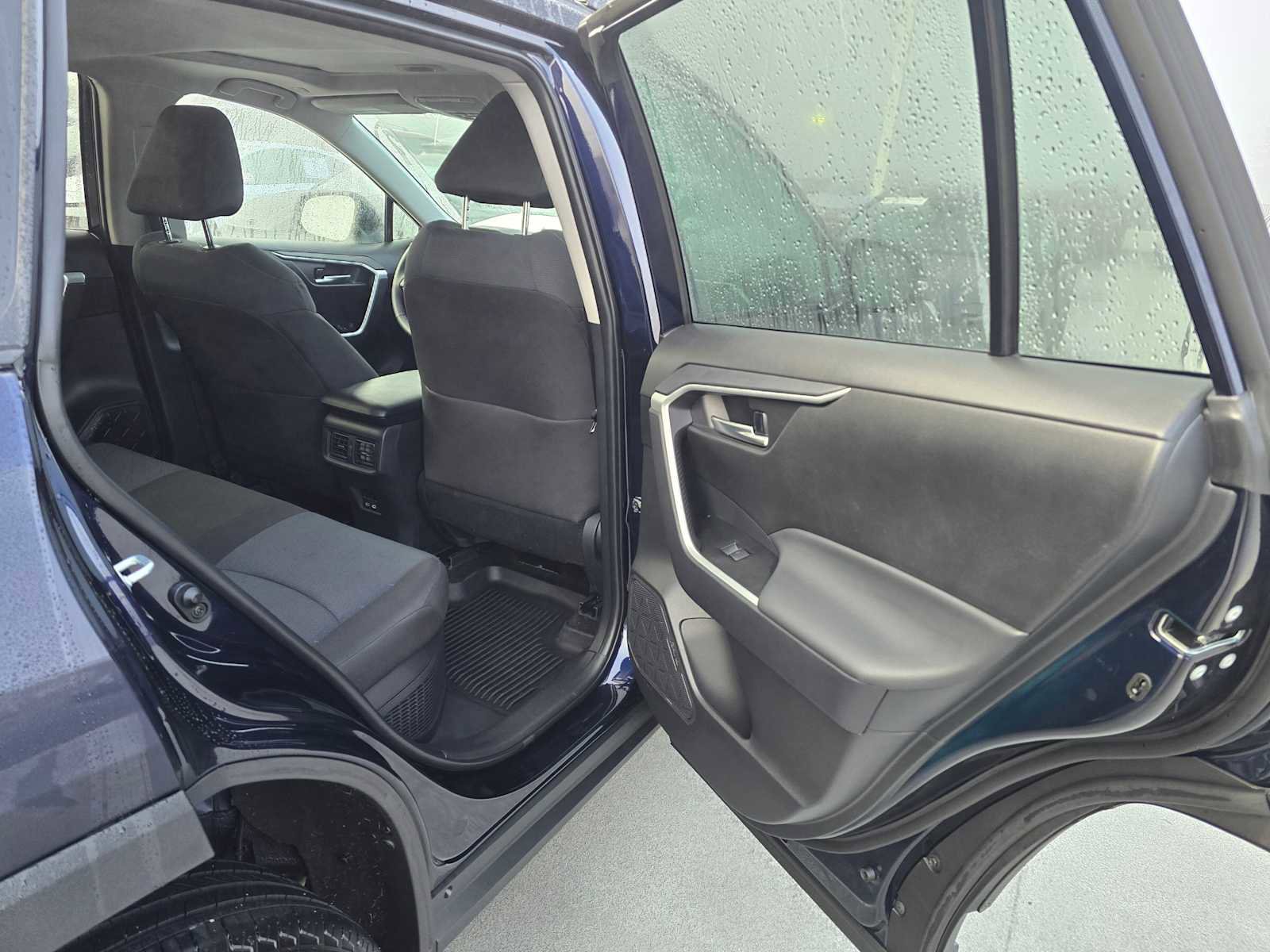 Used 2025 Toyota RAV4 XLE image 14