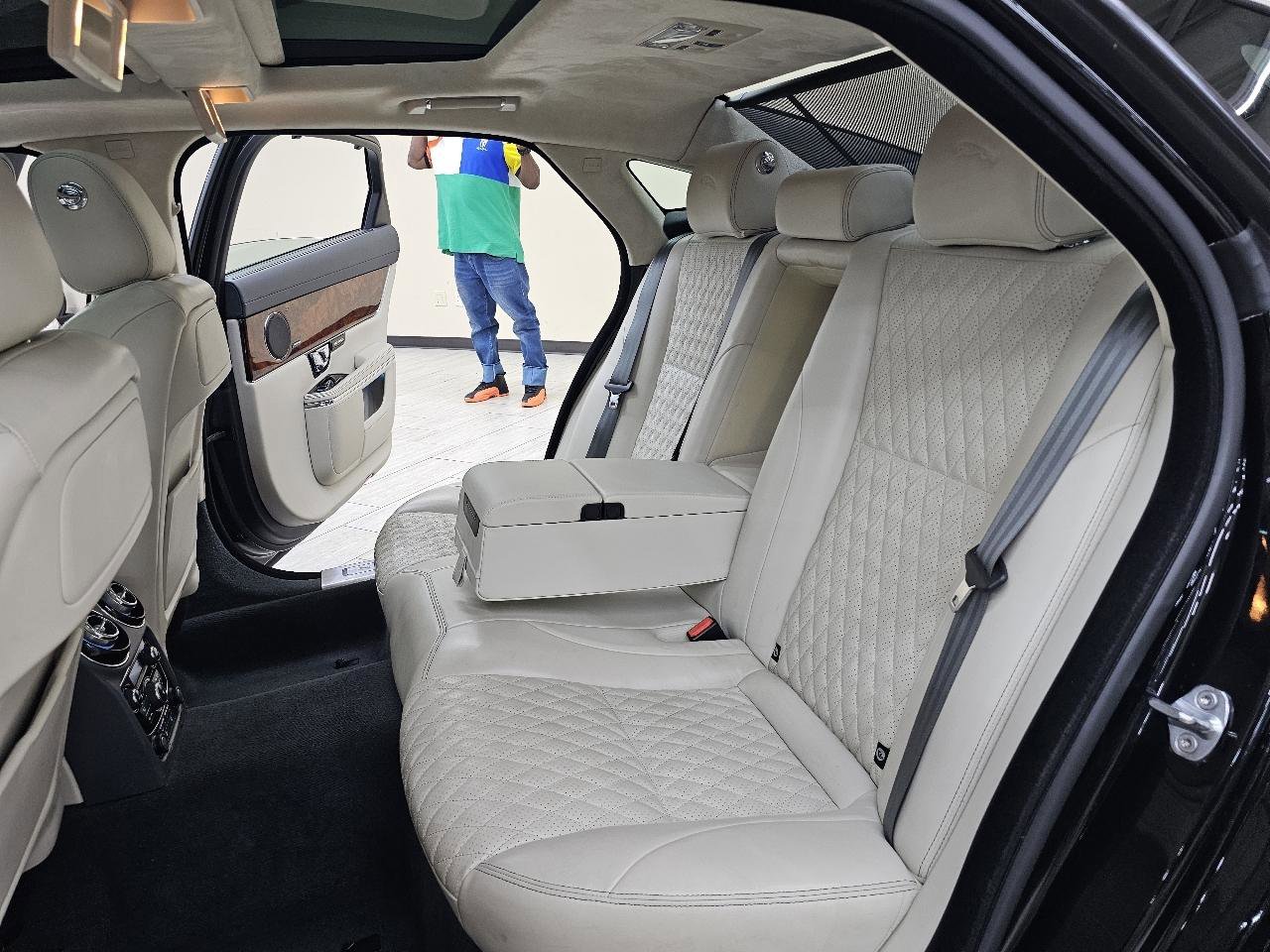 Used 2019 Jaguar XJ L Supercharged RWD image 24