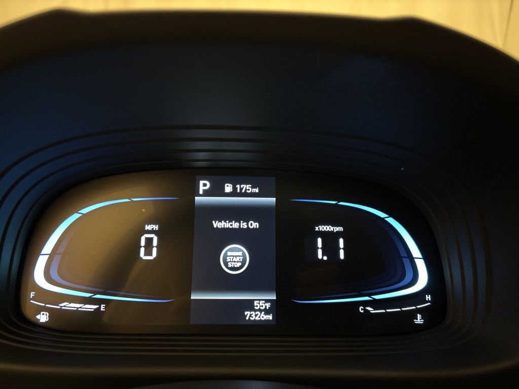 Certified 2025 Hyundai Venue SEL image 14