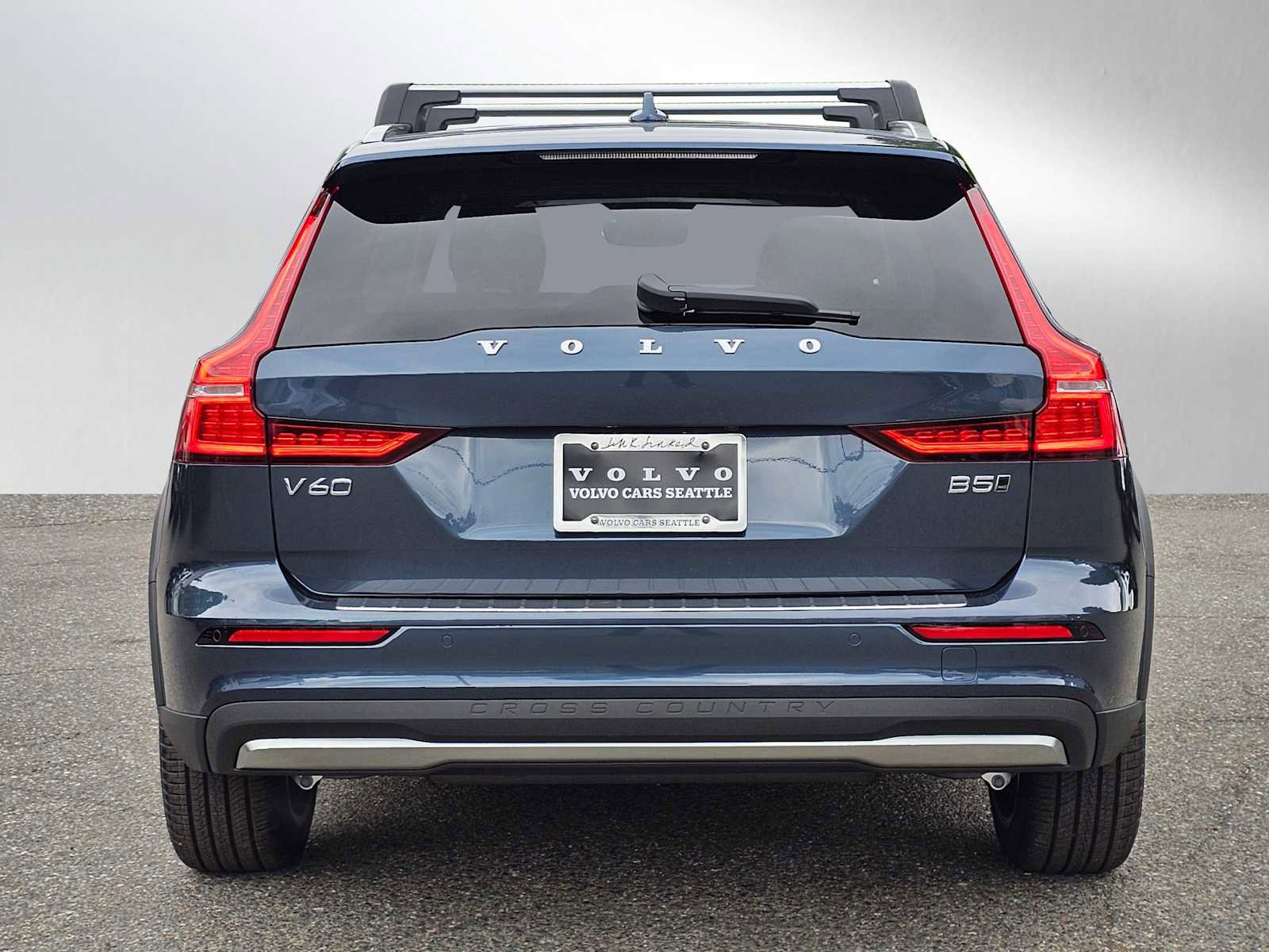 New 2026 Volvo V60 B5 Cross Country Ultra w/ Climate Package image 4