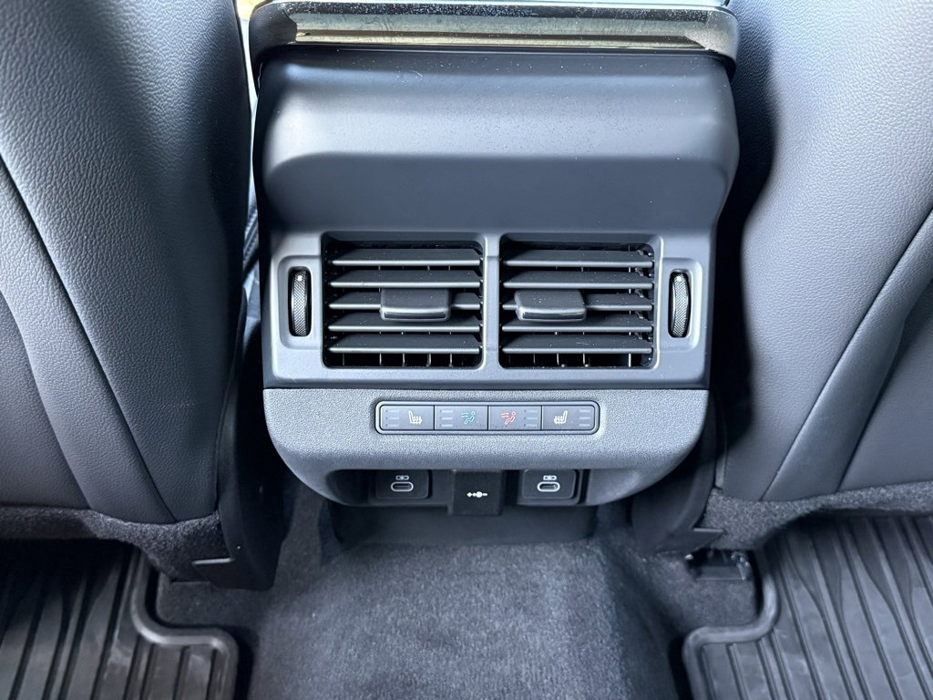 Certified 2026 Land Rover Range Rover Evoque Dynamic SE image 34