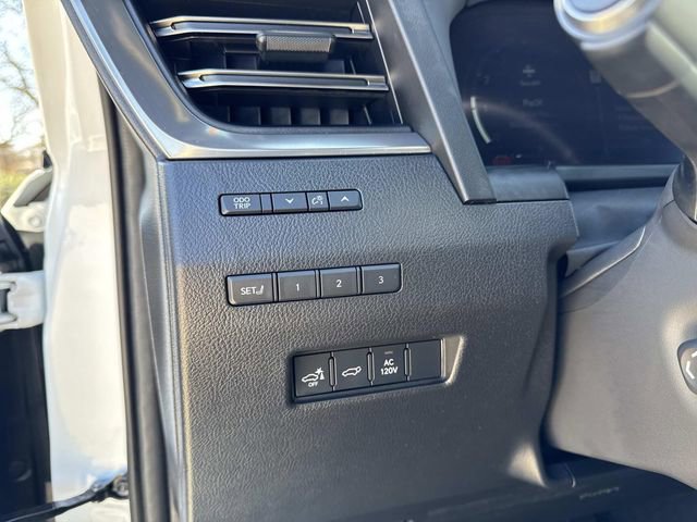 Used 2026 Lexus GX 550 w/ Accessory Package (2T) image 32