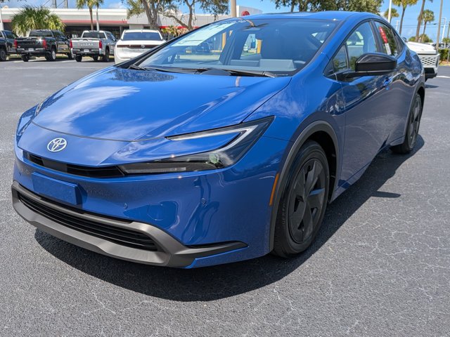 New 2027 Toyota Prius LE FWD image 7