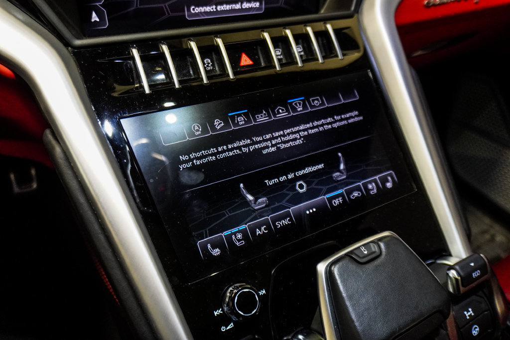Used 2019 Lamborghini Urus AWD/4WD image 28