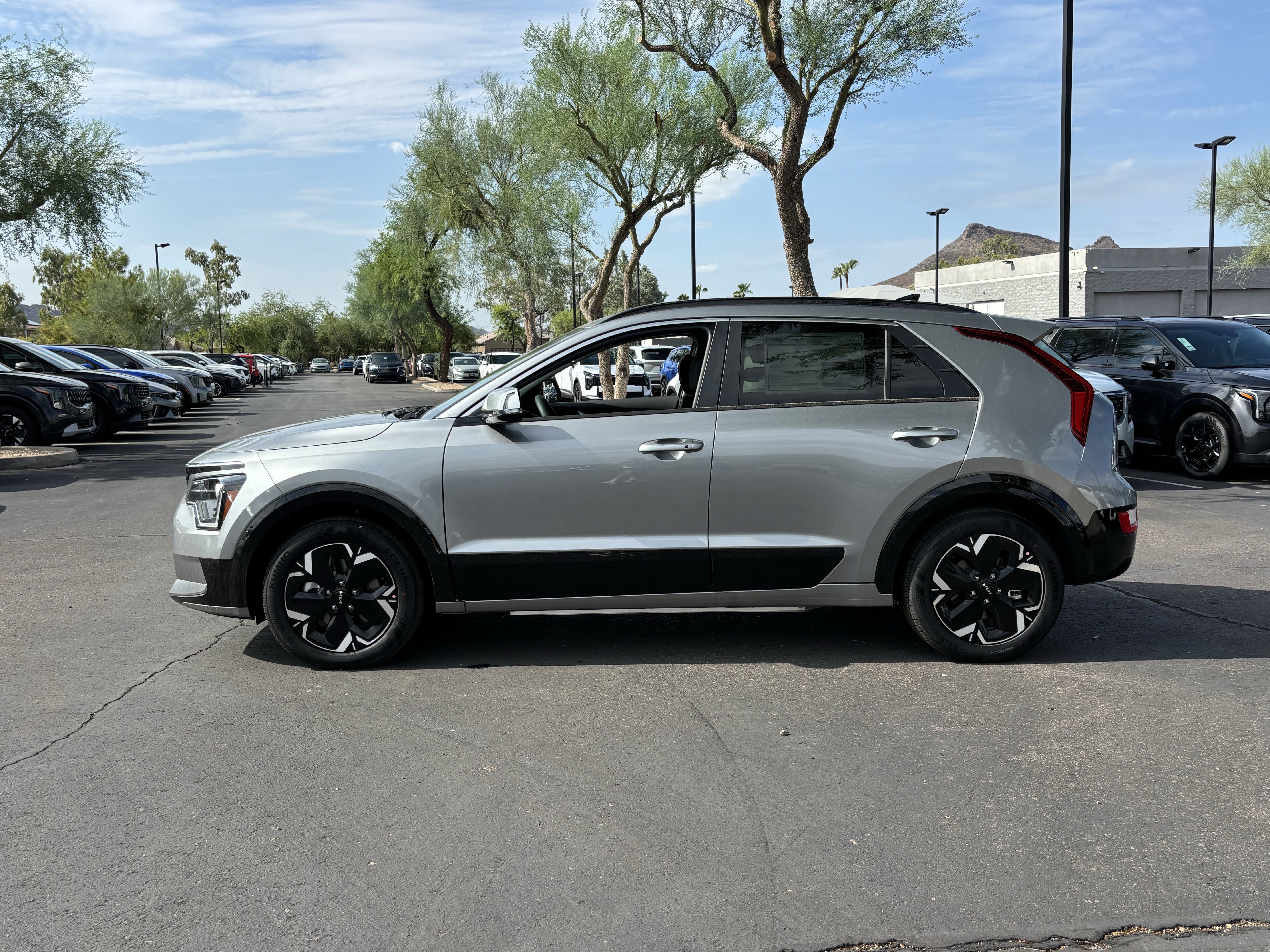 New 2026 Kia Niro Wind FWD image 5