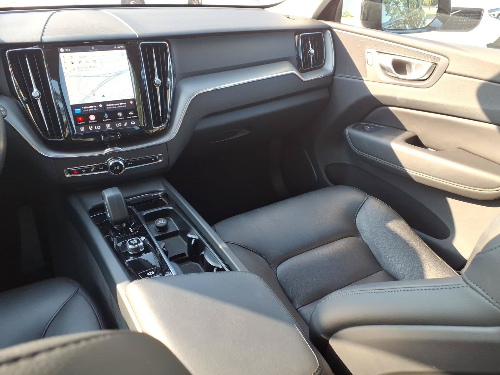 Certified 2024 Volvo XC60 B5 Core w/ Climate Package AWD/4WD image 15