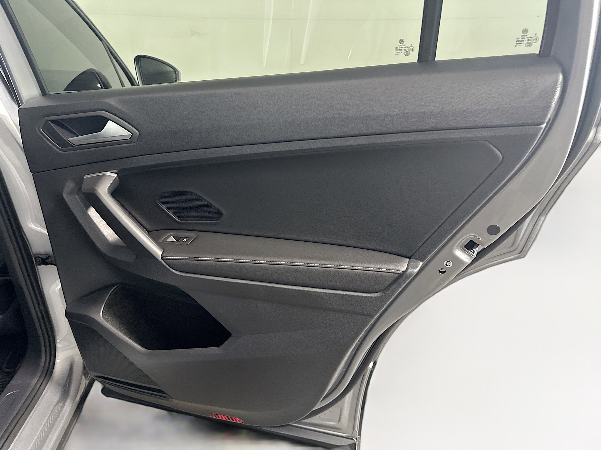 Used 2023 Volkswagen Tiguan S image 31