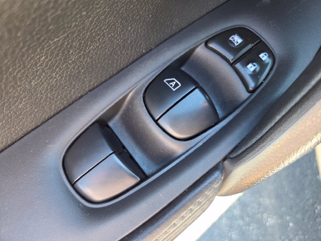 Used 2021 Nissan Rogue Sport SL w/ Premium Package AWD/4WD image 35