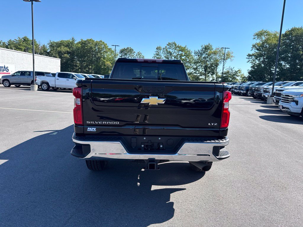 Used 2024 Chevrolet Silverado 2500 LTZ w/ LTZ Plus Package AWD/4WD image 5