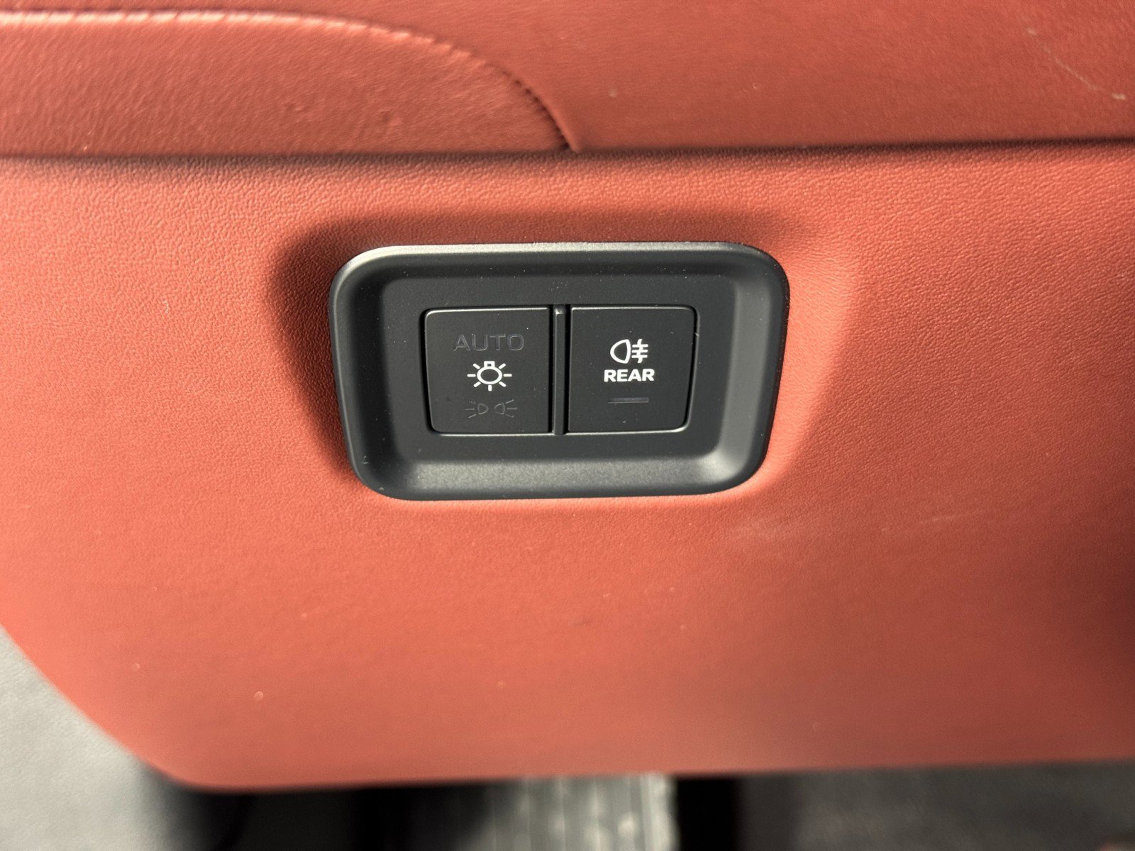 Used 2025 Porsche Cayenne Turbo image 19