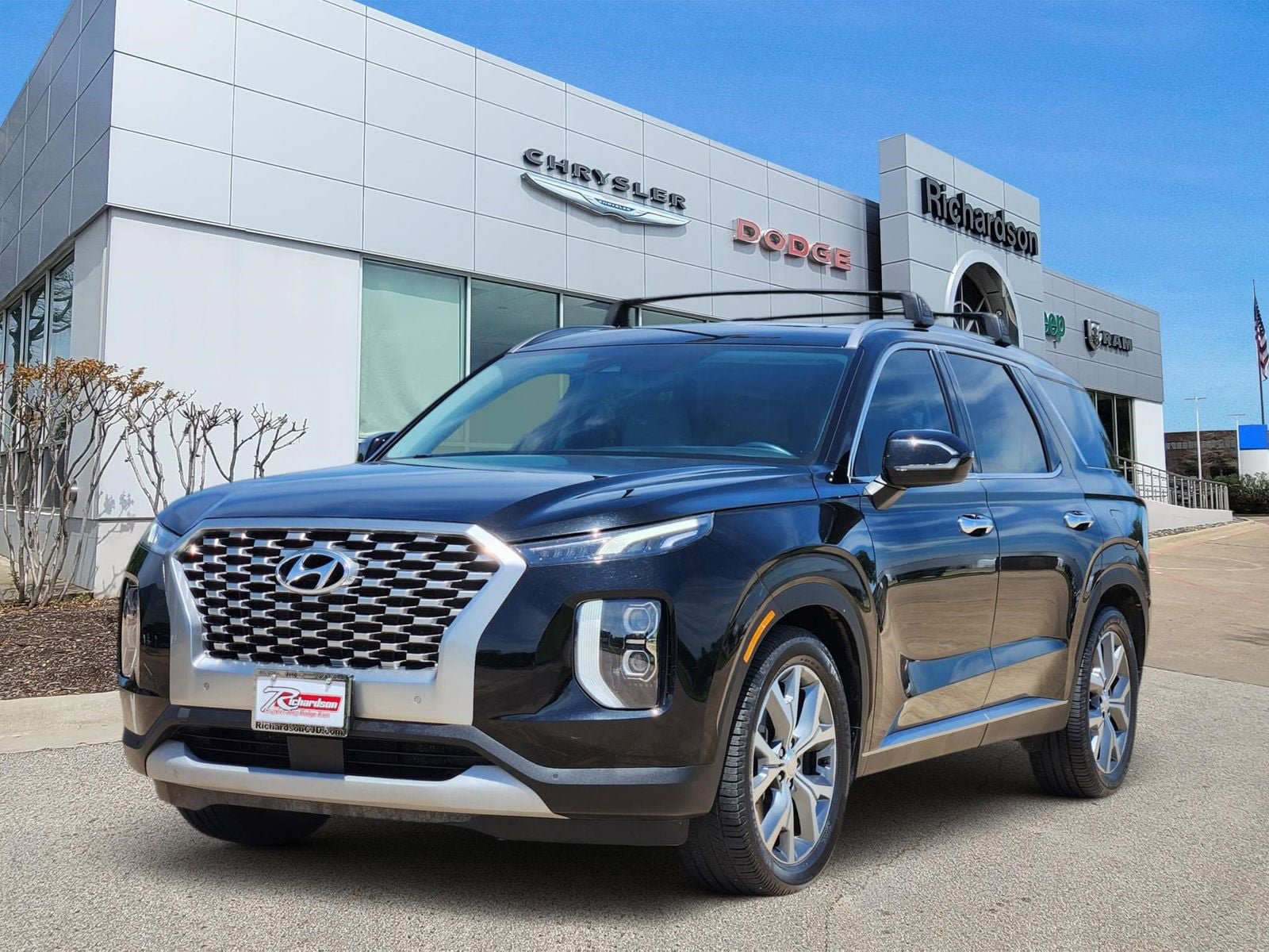 Used 2021 Hyundai Palisade SEL w/ Premium Package FWD image 2