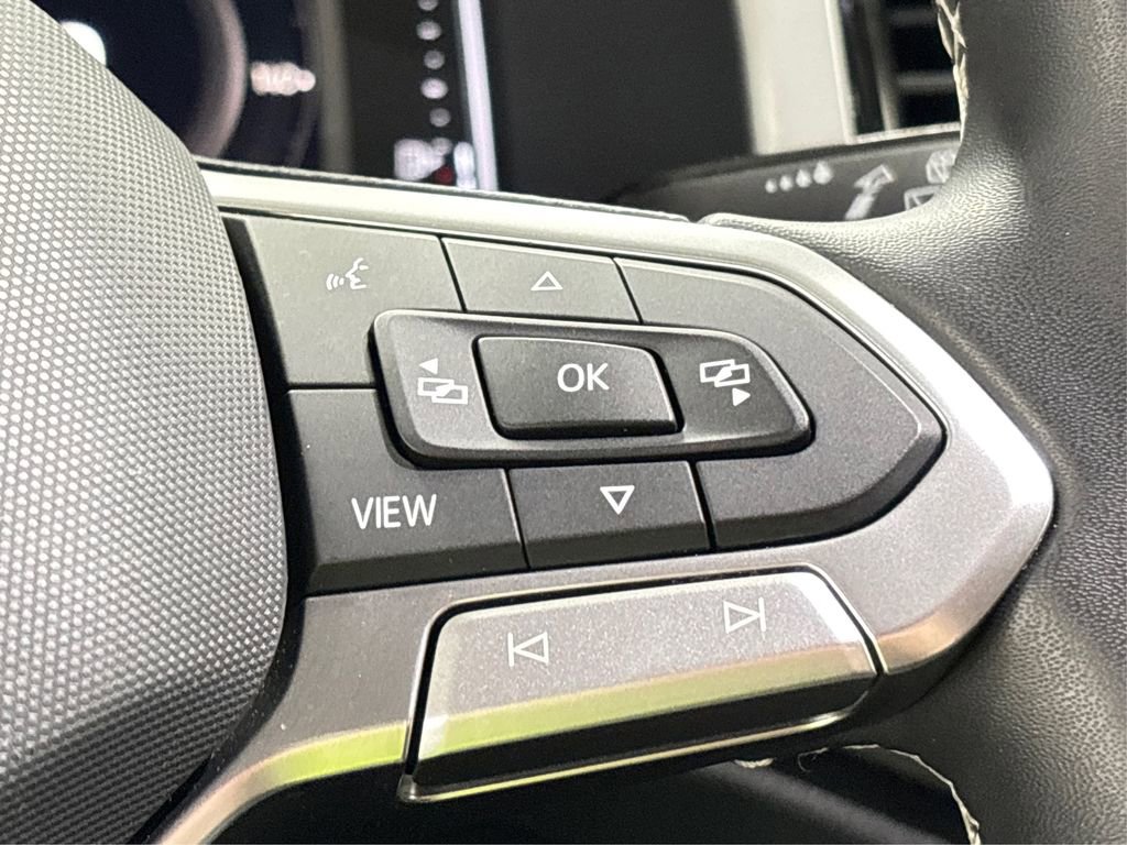 Used 2022 Volkswagen Atlas Cross Sport SE image 30