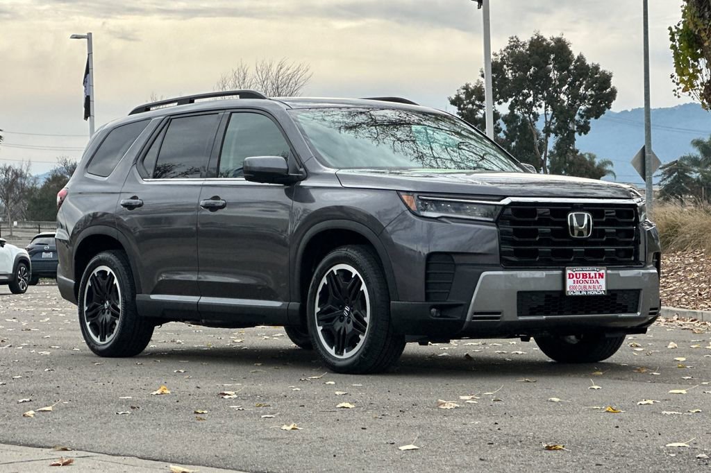 New 2026 Honda Pilot Touring image 2