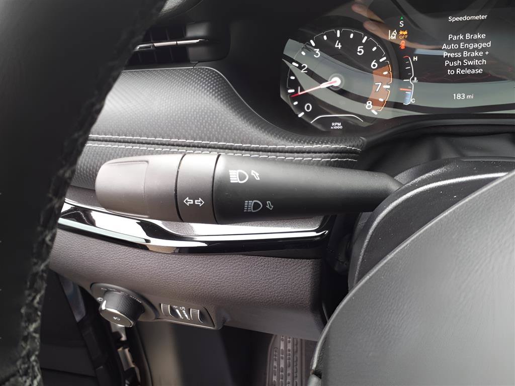 New 2023 Jeep Compass Latitude w/ Sun and Sound Group AWD/4WD image 13