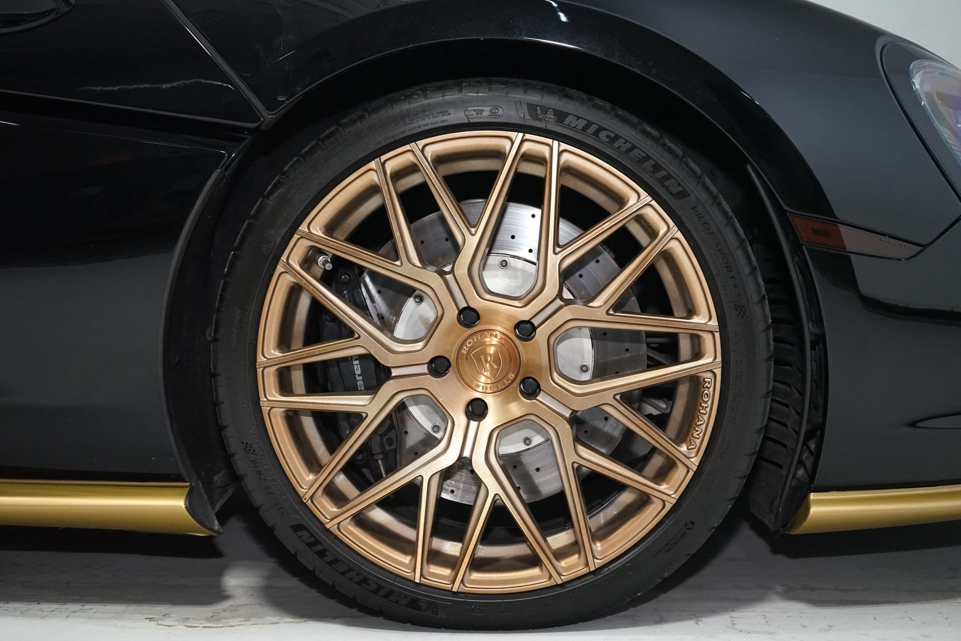 Used 2017 McLaren 570S RWD image 31