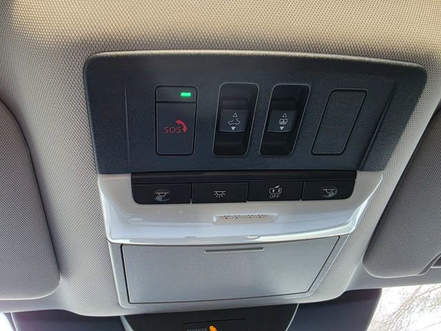 Used 2022 Nissan Pathfinder SV w/ SV Premium Package image 28