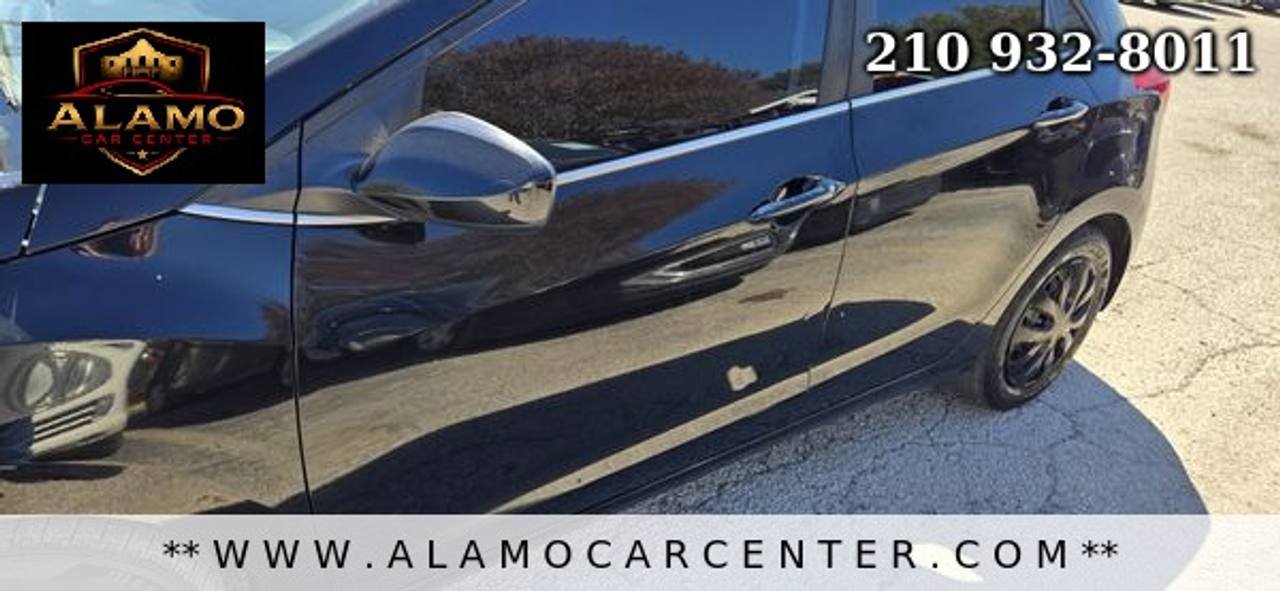 Used 2017 Hyundai Elantra GT FWD image 9