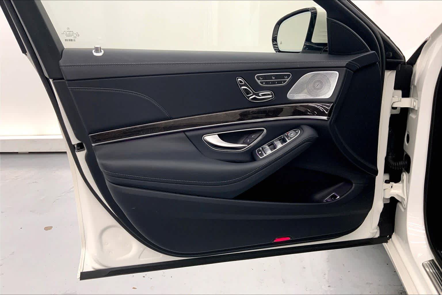 Used 2017 Mercedes-Benz S 550 Sedan image 19