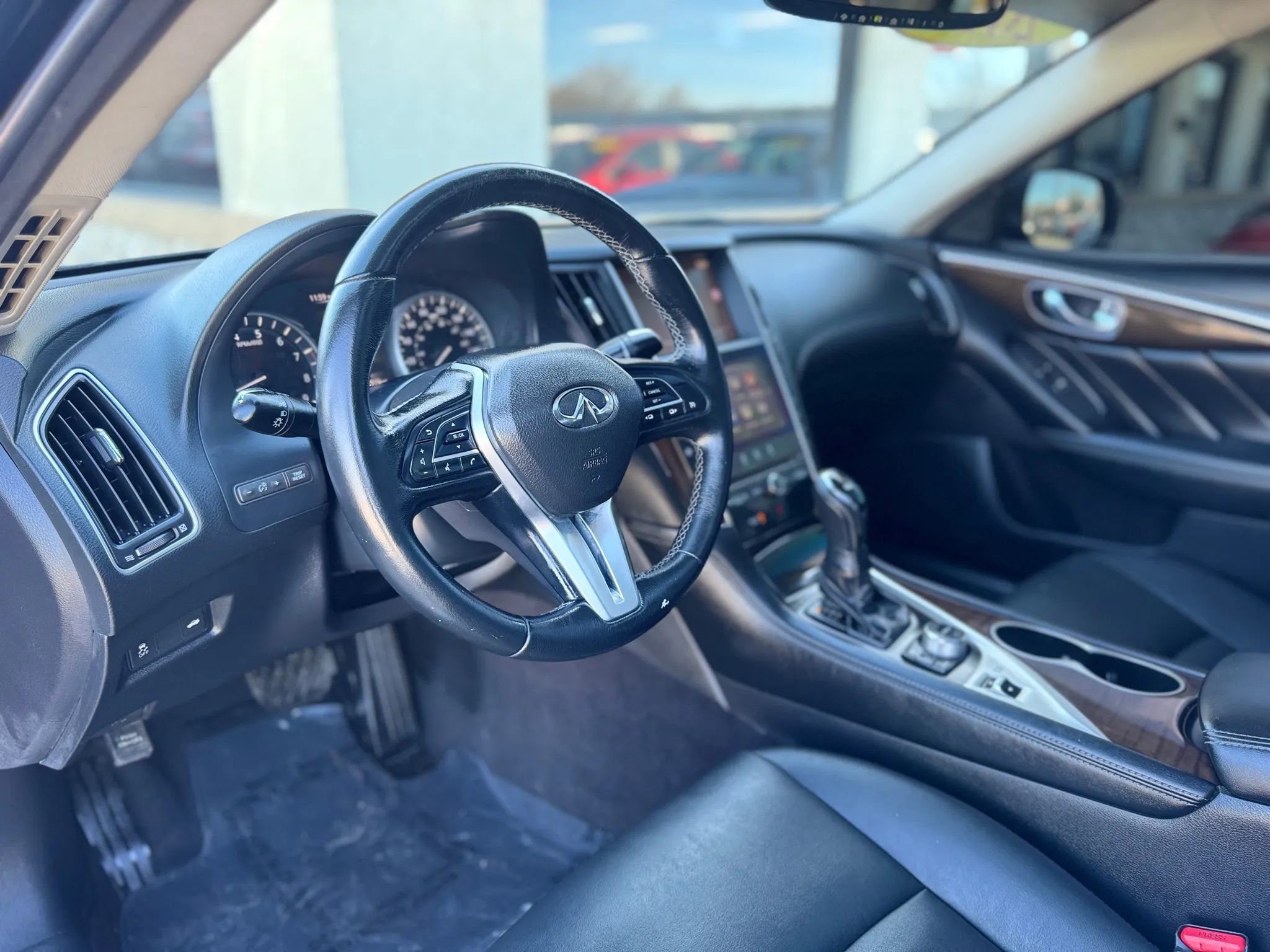Used 2018 INFINITI Q50 Luxe AWD/4WD image 11