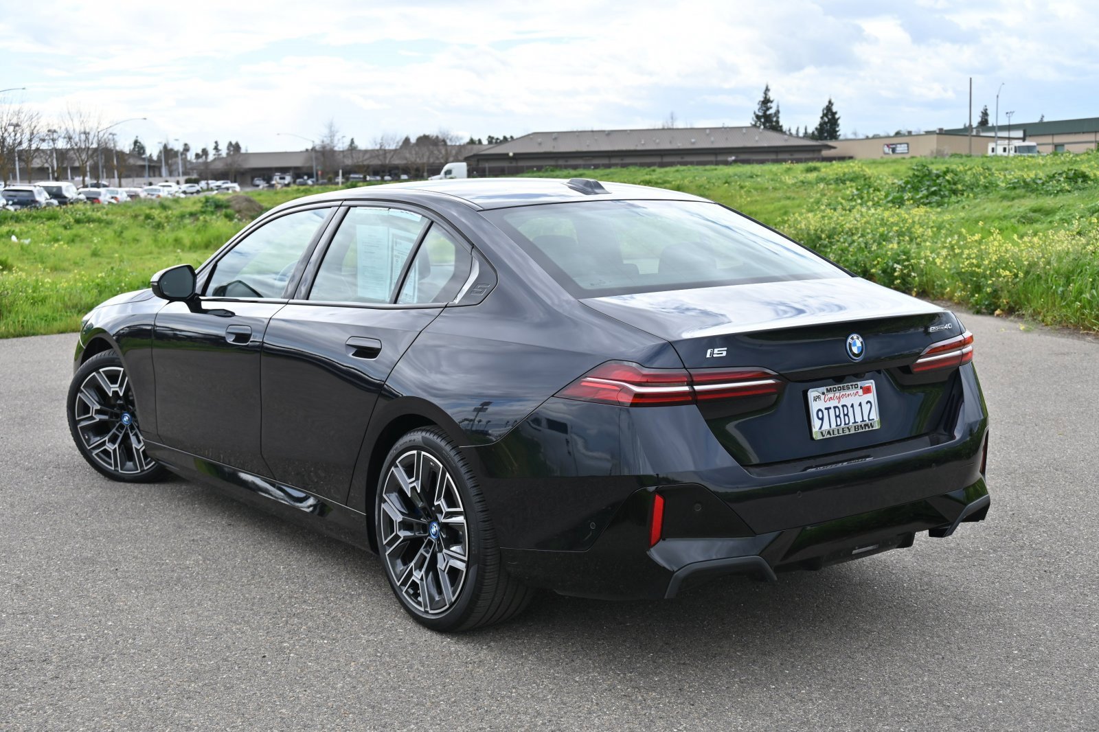 Certified 2025 BMW i5 eDrive40i w/ M Sport Package image 5