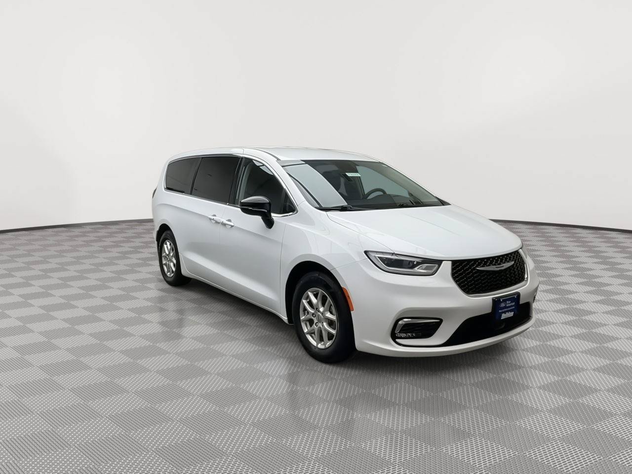 Used 2024 Chrysler Pacifica Touring-L FWD image 32