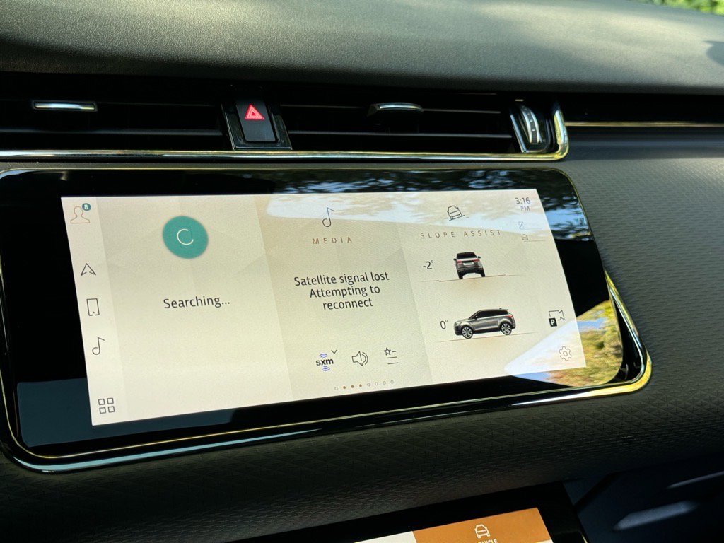 Used 2023 Land Rover Range Rover Evoque R-Dynamic S image 12