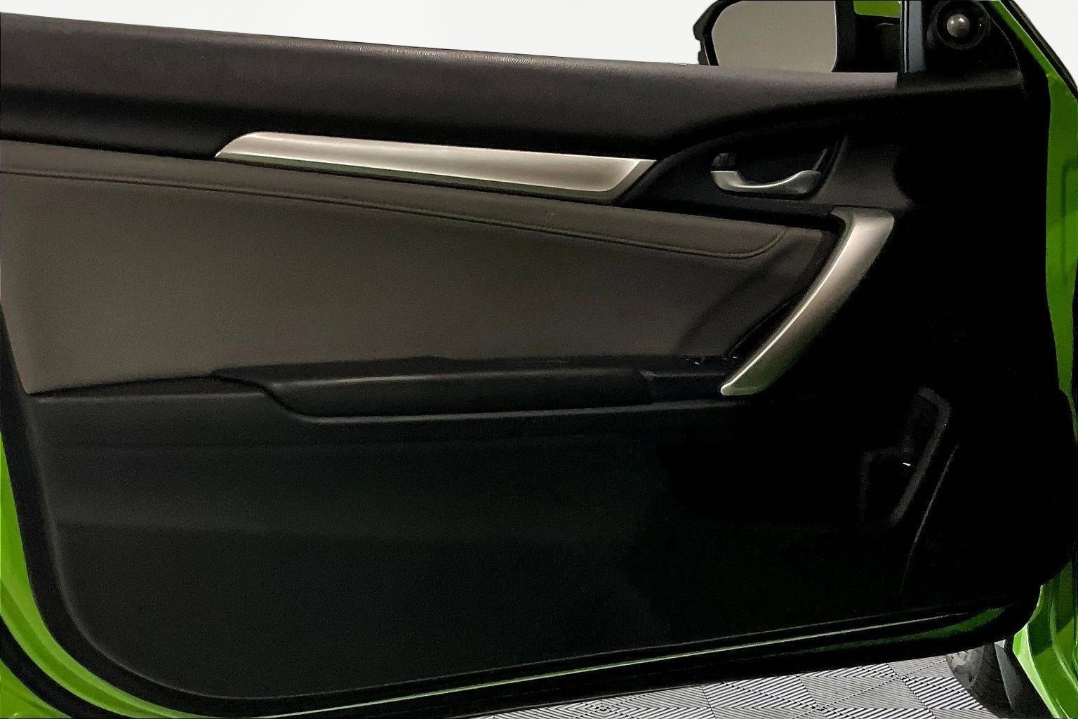 Used 2017 Honda Civic Touring image 16