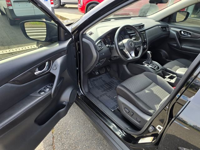 Used 2018 Nissan Rogue SV AWD/4WD image 23