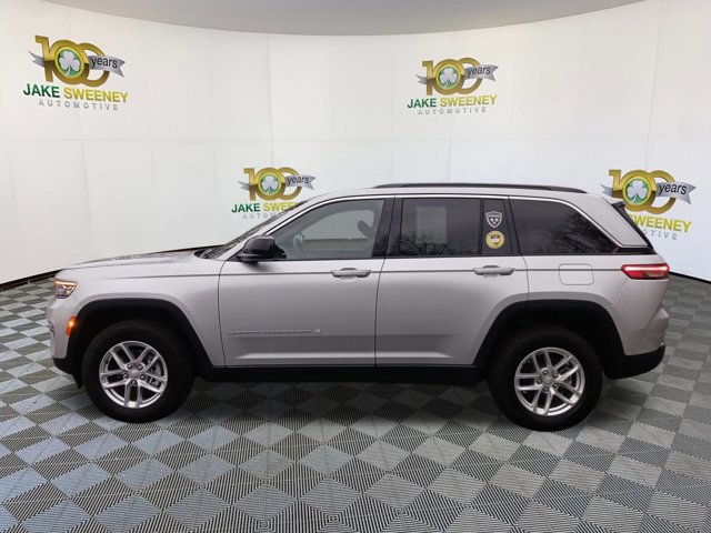 Used 2025 Jeep Grand Cherokee Laredo X w/ Luxury Tech Group I image 6