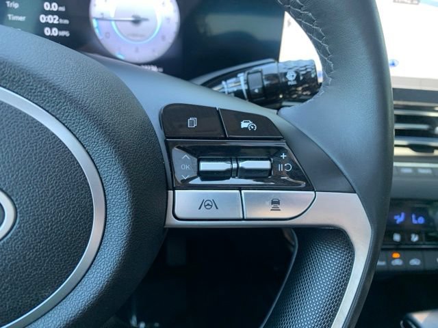 Certified 2025 Hyundai Elantra Limited FWD image 23