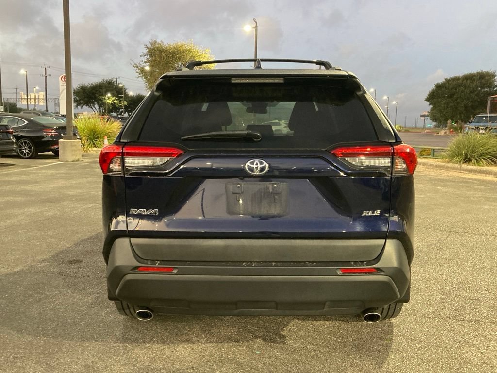 Used 2021 Toyota RAV4 XLE Premium FWD image 6