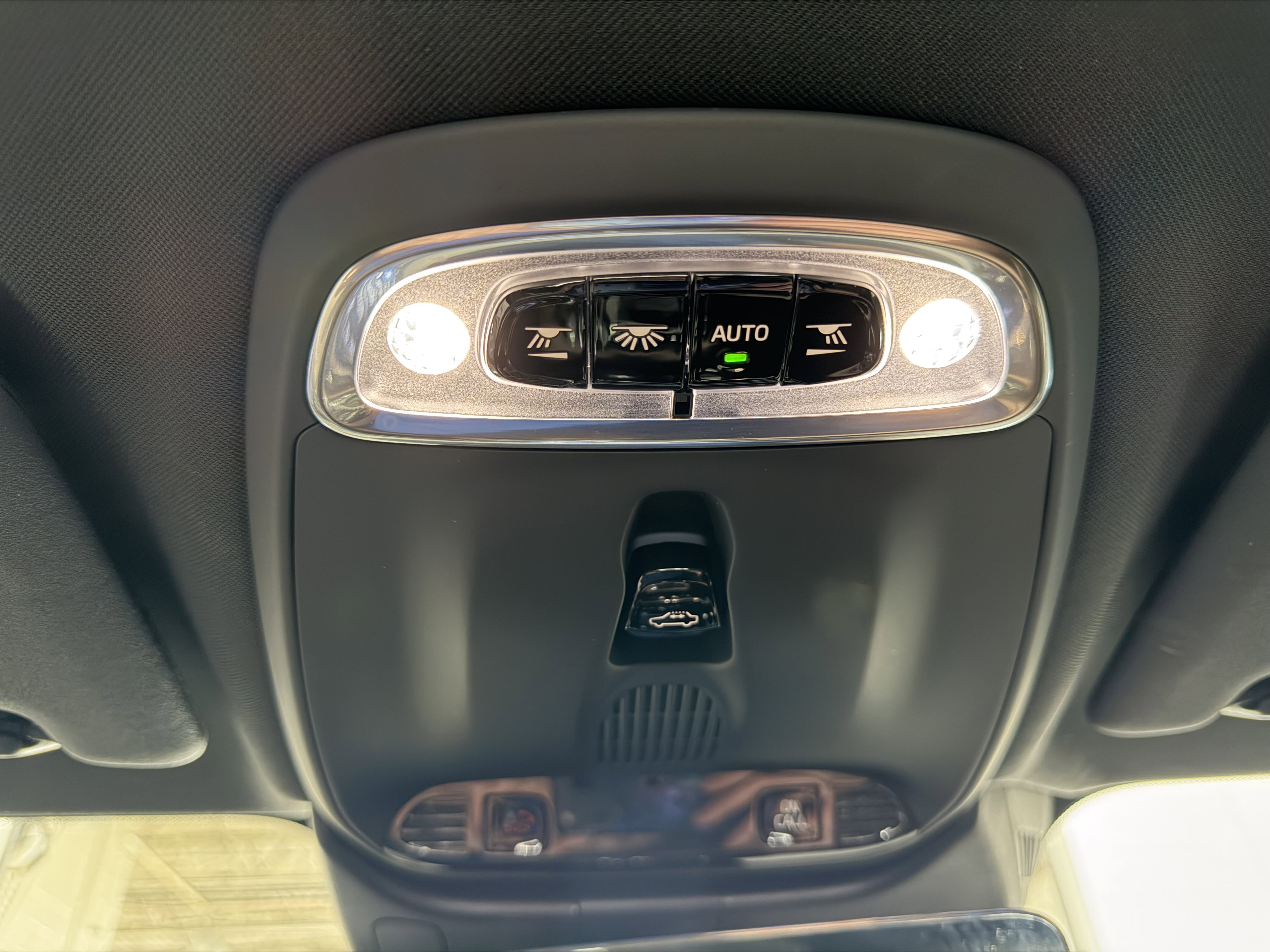 Used 2021 Volvo S60 T8 Inscription image 17