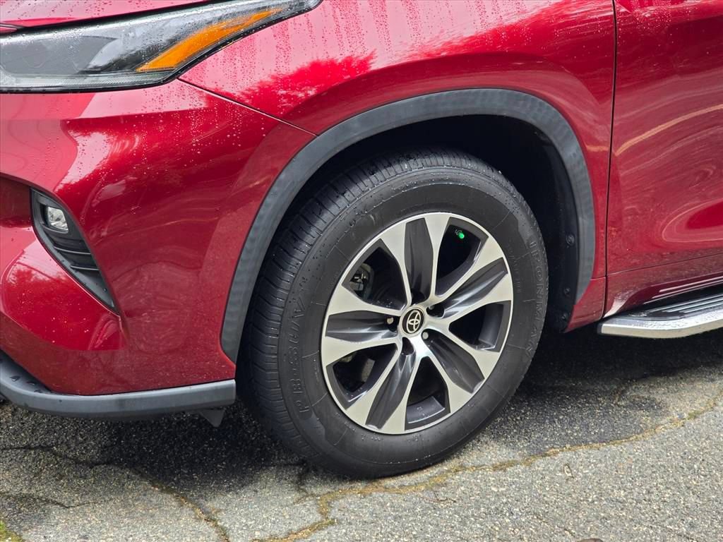 Used 2021 Toyota Highlander XLE FWD image 20