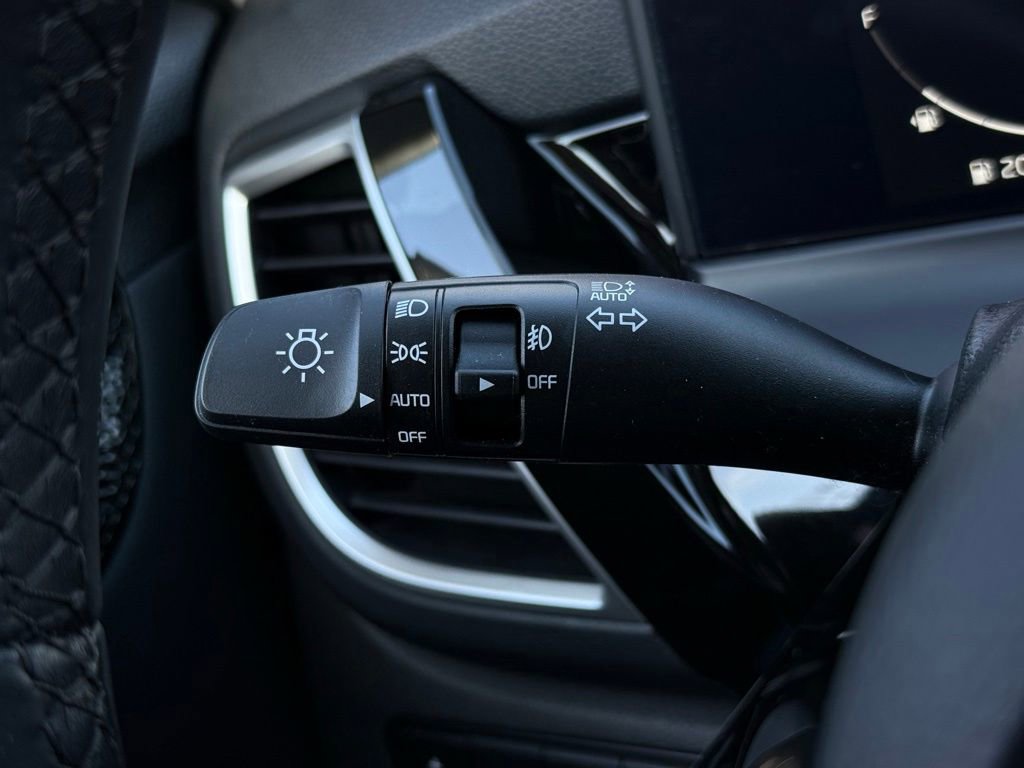 Certified 2024 Kia Seltos X-Line image 32