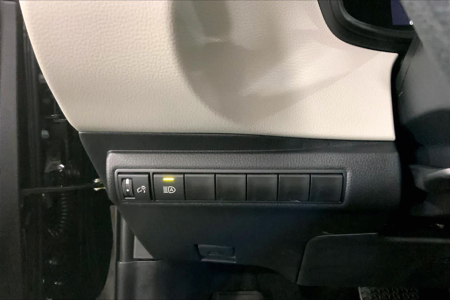 Used 2026 Toyota Corolla LE FWD image 19
