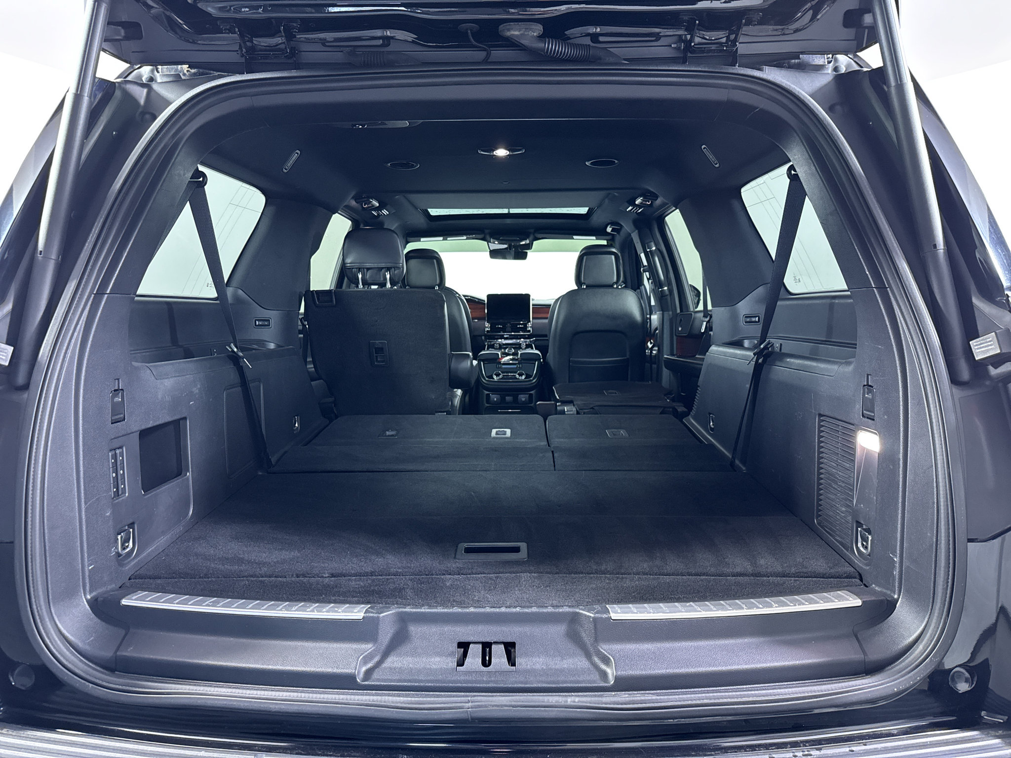 Used 2018 Lincoln Navigator L Select AWD/4WD image 8