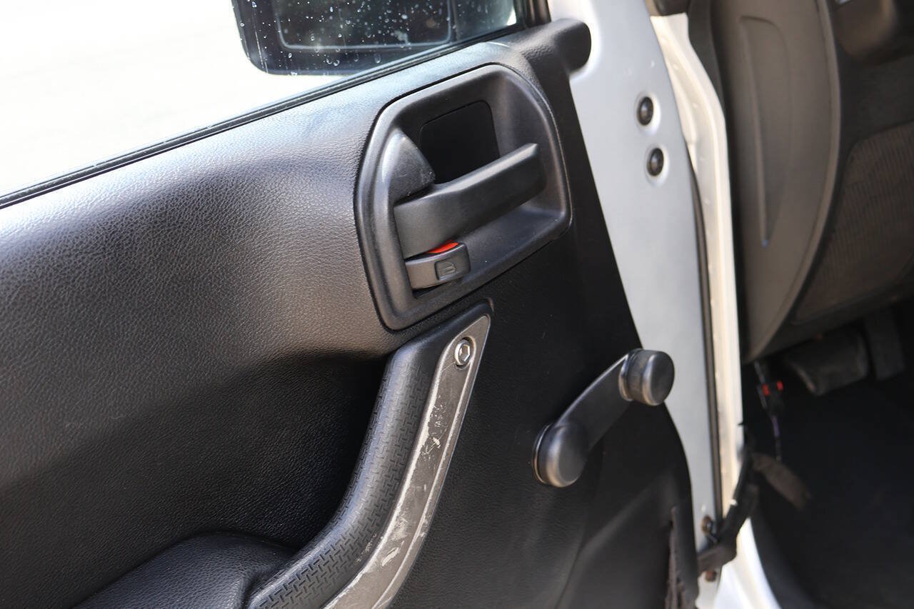 Used 2012 Jeep Wrangler Sport AWD/4WD image 14