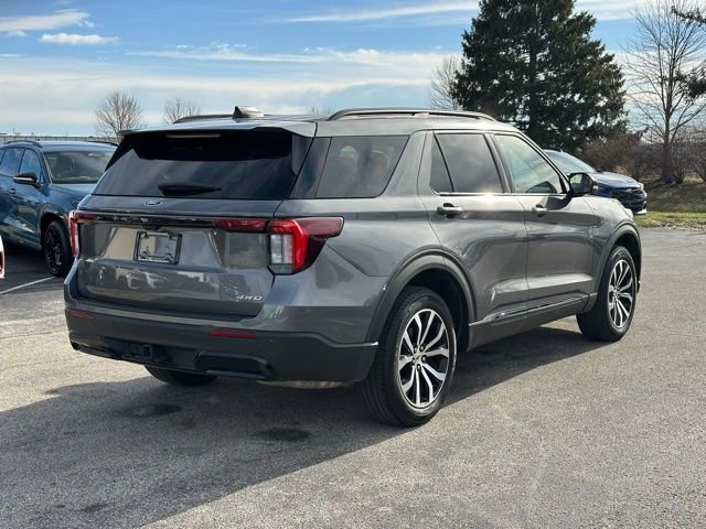 Used 2025 Ford Explorer ST-Line image 8