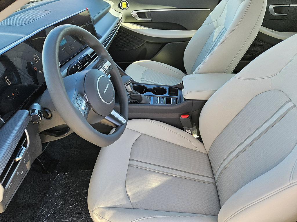 New 2026 Hyundai Sonata SE FWD image 13