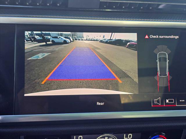 Used 2025 Audi Q3 2.0T Premium image 30