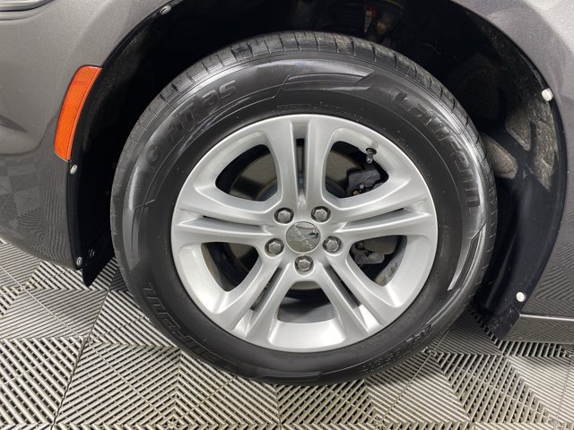 Used 2020 Dodge Charger SXT RWD image 13