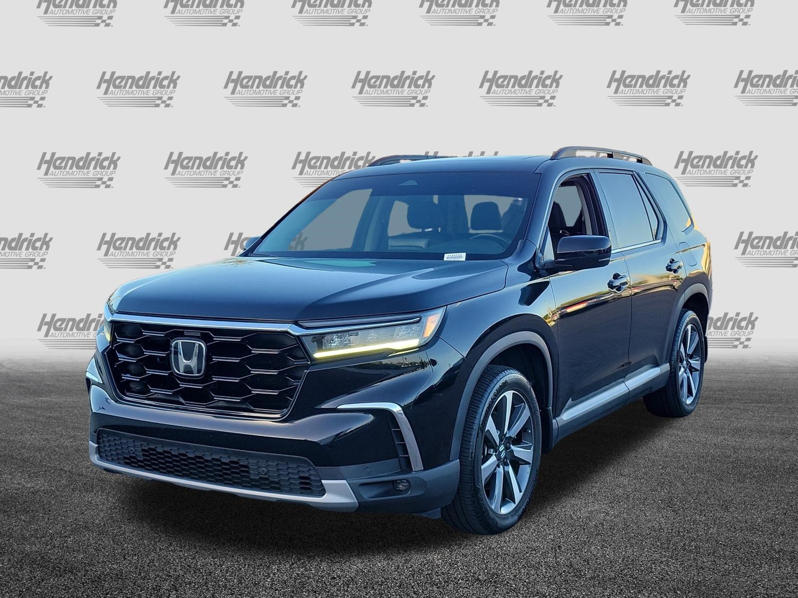 Used 2024 Honda Pilot Touring image 3
