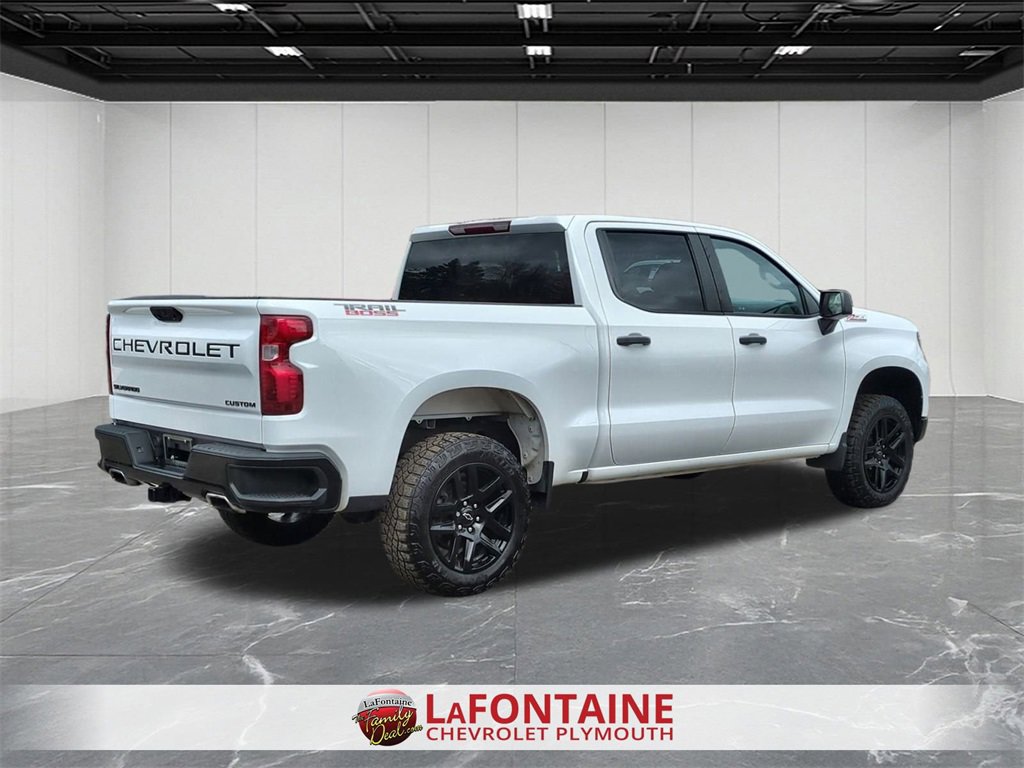 Used 2022 Chevrolet Silverado 1500 Custom Trail Boss w/ LPO, Dark Essentials Package image 8