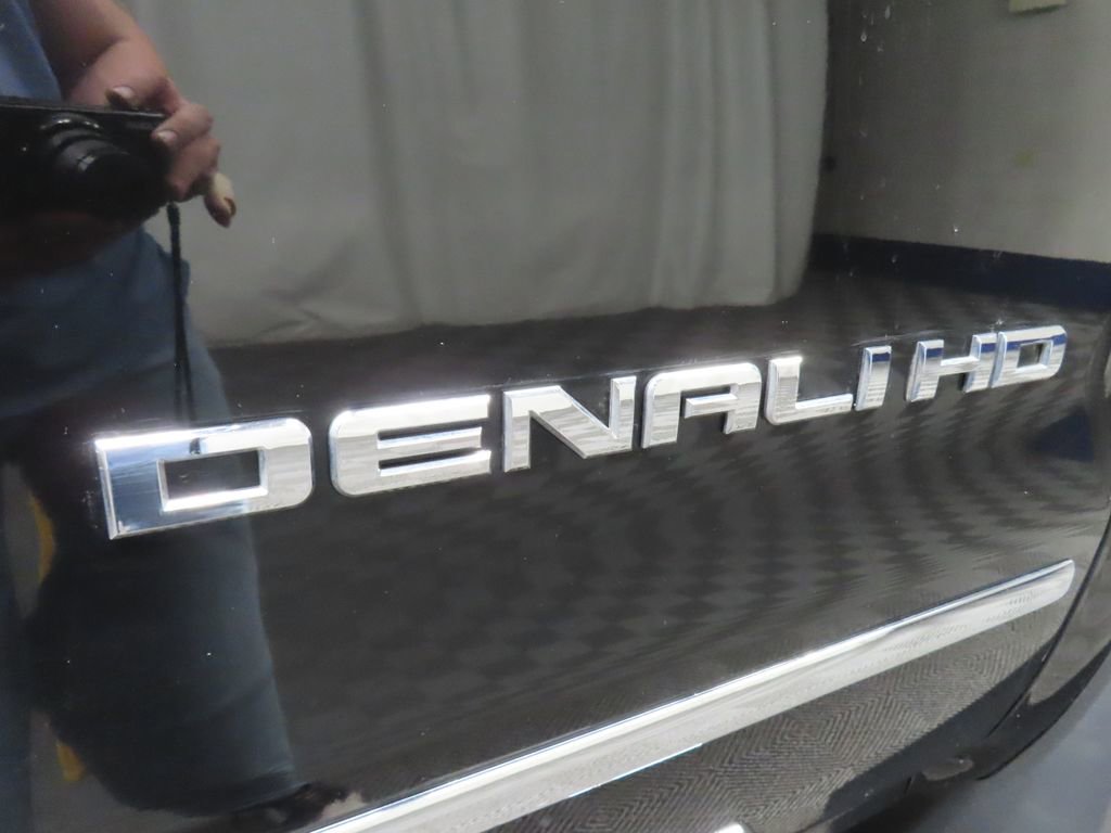 Used 2015 GMC Sierra 2500 Denali w/ Duramax Plus Package AWD/4WD image 45