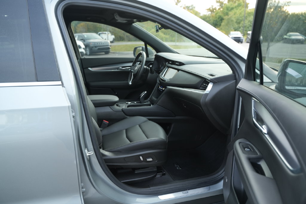 Used 2024 Cadillac XT6 Luxury AWD/4WD image 22