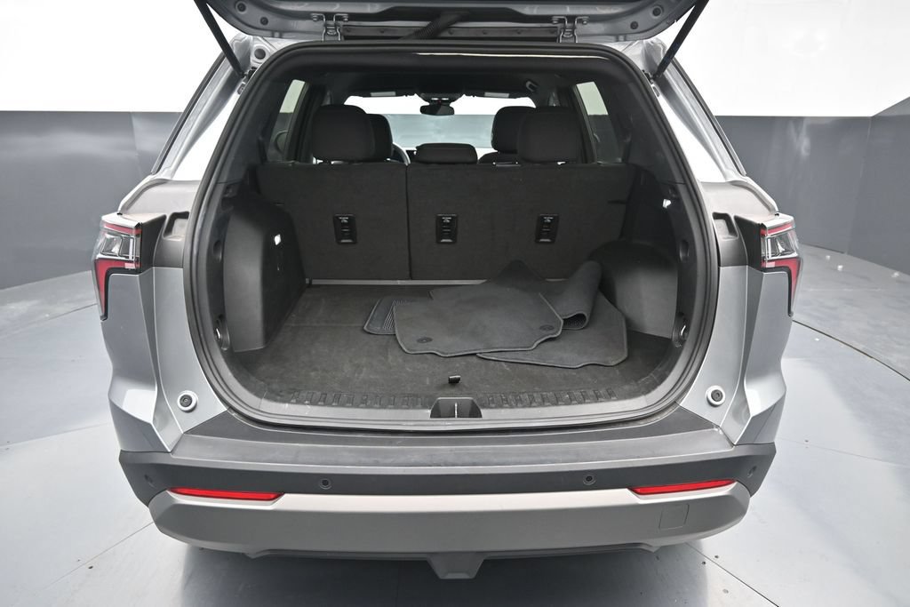 Used 2025 Chevrolet Equinox LT AWD/4WD image 11