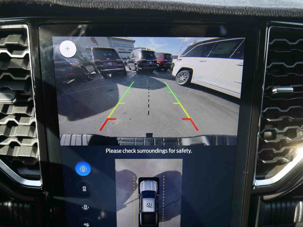 Used 2025 Ford Ranger Lariat w/ FX4 Off-Road Package image 40