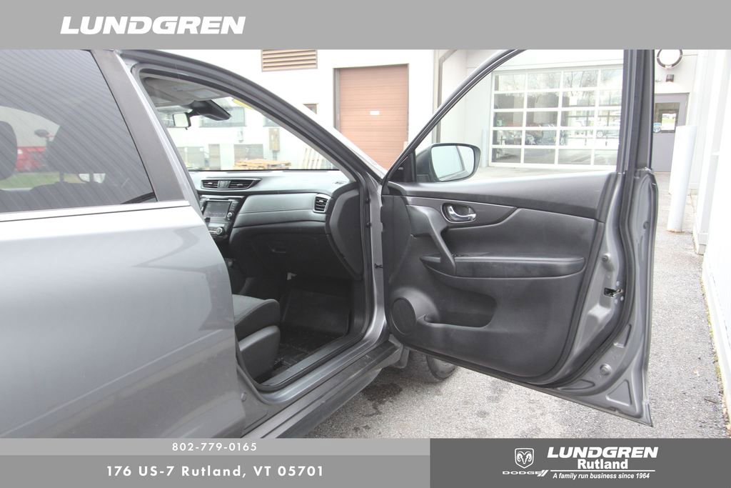 Used 2020 Nissan Rogue SV image 8